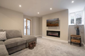 The Hideaway with Cosy Fireplace by LetMeStay